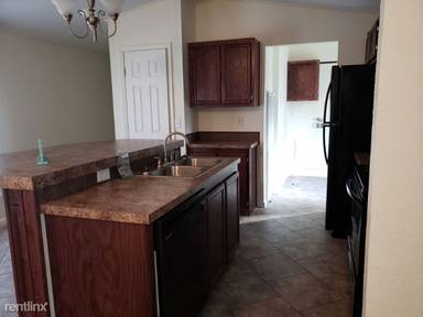 Main picture of 723 Circle Dr