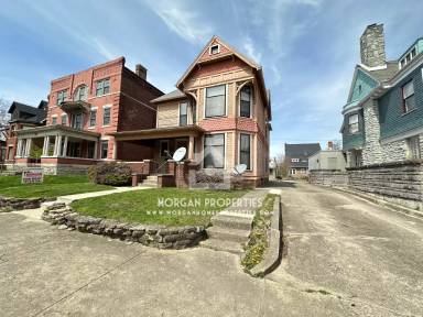 Main picture of 714 E Main St