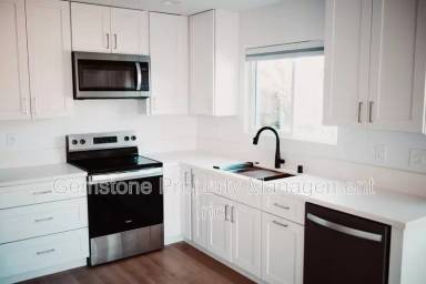 Main picture of 5263 Tipton St