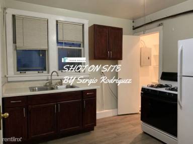 Main picture of 2415 W Cullom Ave