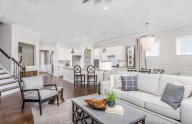 Main picture of 2000 Laurelview Dr