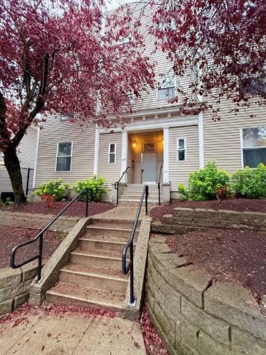 Main picture of 1420 Boylston Ave