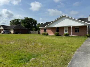 Main picture of 122 Kyle Ln
