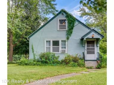 Main picture of 303 Ashland St N
