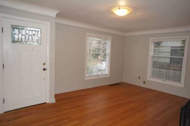 Main picture of 5805 NE 32nd Pl