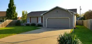 Main picture of 733 Dustin Rd