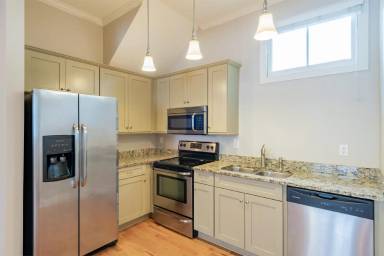 Main picture of 192 Rutledge Ave