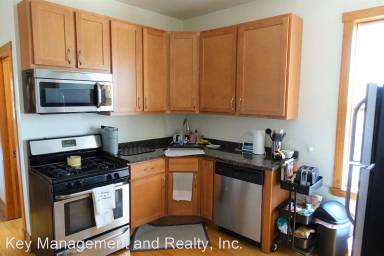 Main picture of 2116 W North Ave