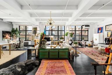 Main picture of 448 W 37th St