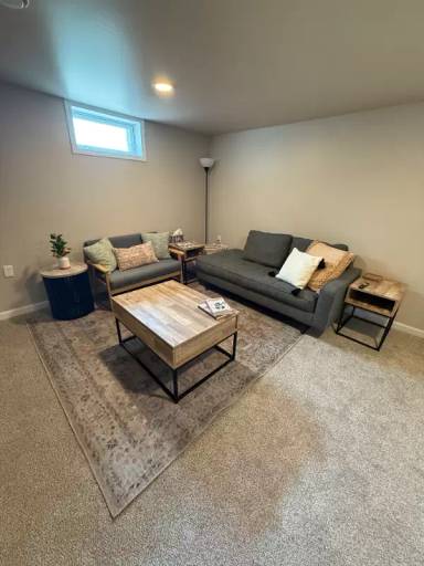 Main picture of 120 Park Dr