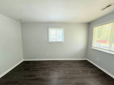 Main picture of 13982 Lamphere St