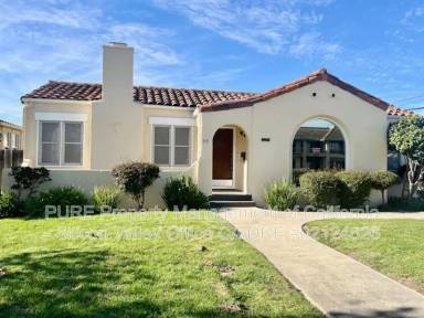 Main picture of 717 E Lake Ave