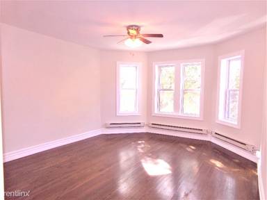 Main picture of 3815-23 N Greenview Ave