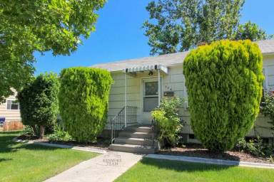 Main picture of 224 Jadwin Ave