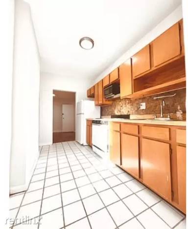 Main picture of 672 9th Ave