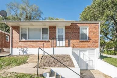 Main picture of 1229 N Florissant Rd