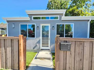 Main picture of 2711 Jefferson Ave