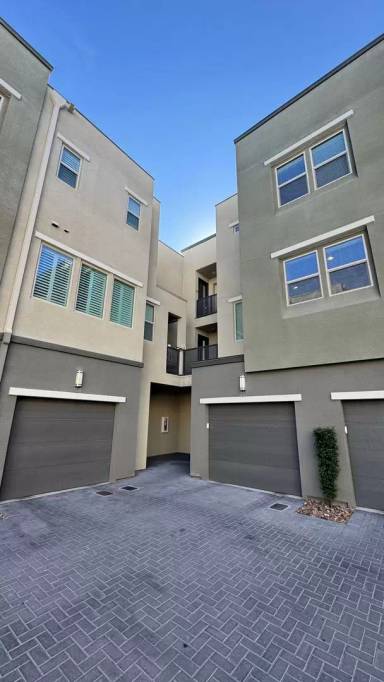 Main picture of 11257 Rainbow Peak Ave