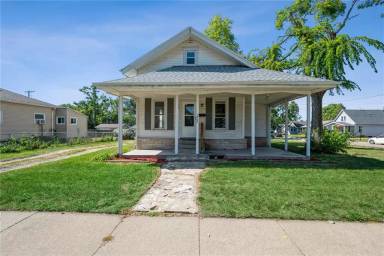Main picture of 1502 1st St SW