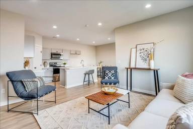 Main picture of 15413 W Josephine St