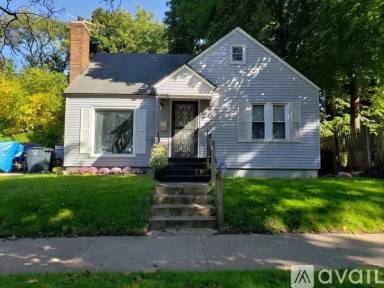 Main picture of 810 Dallas Ave SE