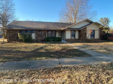 Main picture of 2801 W Broadway St