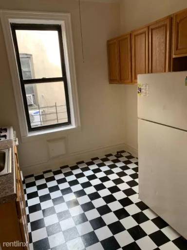 Main picture of 422 E 34th St