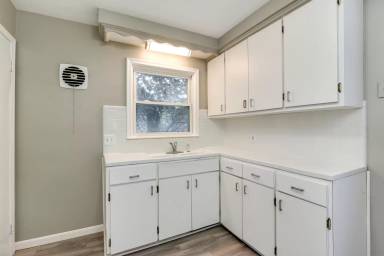 Main picture of 24241 Ridgedale St