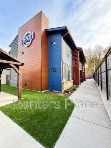Main picture of 807 S Trenton Ave