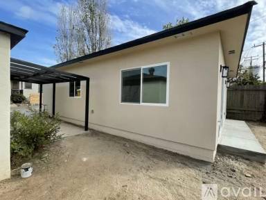 Main picture of 69 Oak St