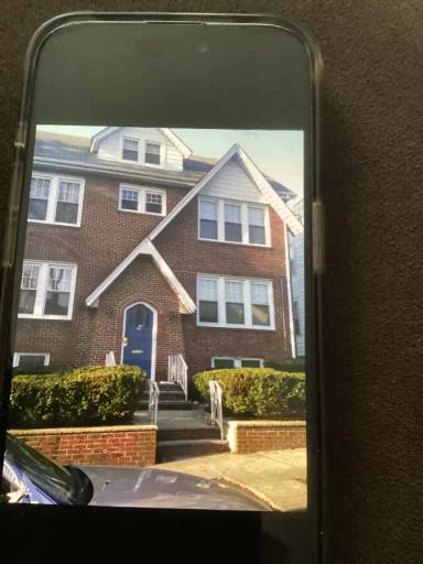Main picture of 96 Scofield St