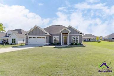 Main picture of 210 Saraland Trl