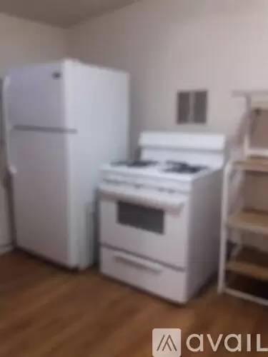 Main picture of 3042 W Fletcher St