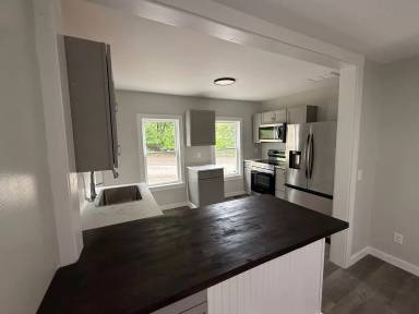 Main picture of 186 W Bow St