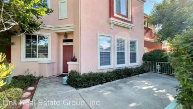 Main picture of 925 Lawrence Dr