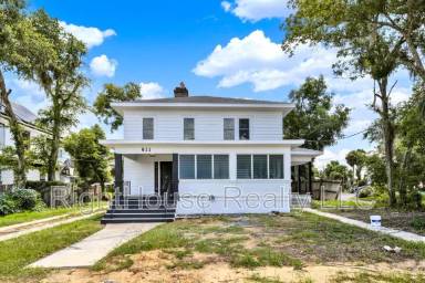 Main picture of 611 S Grove St