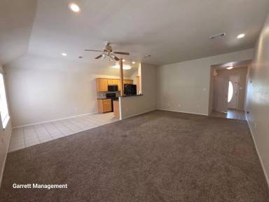 Main picture of 1004 W North Ave