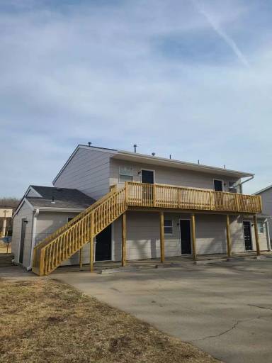 Main picture of 210 W Home St