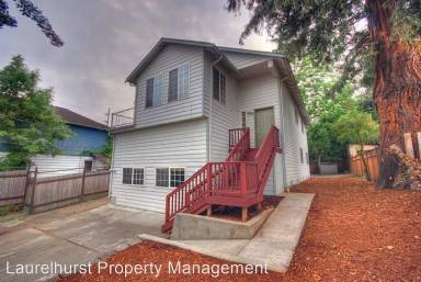 Main picture of 4213 5th Ave NE