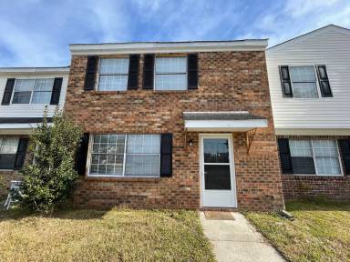 Main picture of 304 Myrtlewood Cir