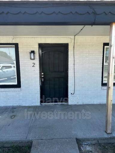 Main picture of 932 N Oliver Ave