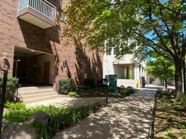 Main picture of 2340 N Commonwealth Ave