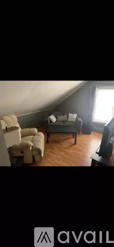 Main picture of 160 Lyon Ave