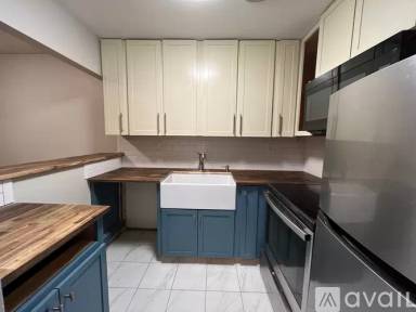 Main picture of 5050 Washington St