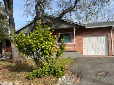 Main picture of 191 Pleasant Ave