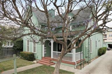 Main picture of 180 S Palm St
