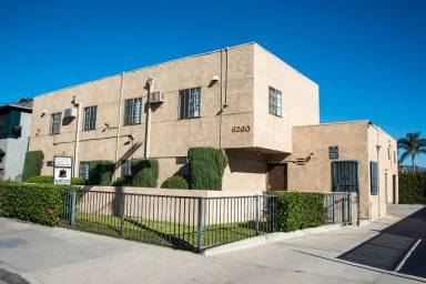 Main picture of 6260 Vineland Ave