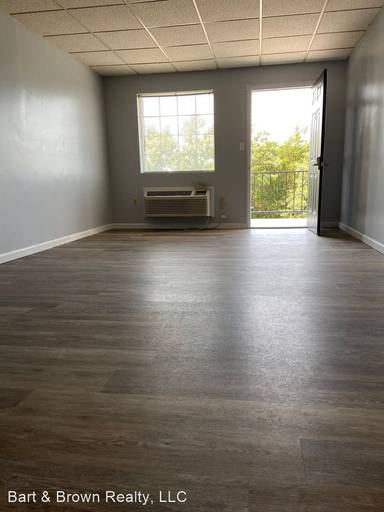 Main picture of 10000 Historic State Highway 165