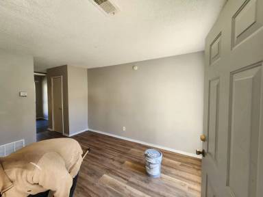 Main picture of 341 Park Dr