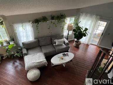Main picture of 6624 Clybourn Ave
